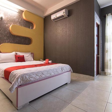 Reddoorz Plus Near Aeon Mall Tan Phu 2 Ho Şi Min Dış mekan fotoğraf